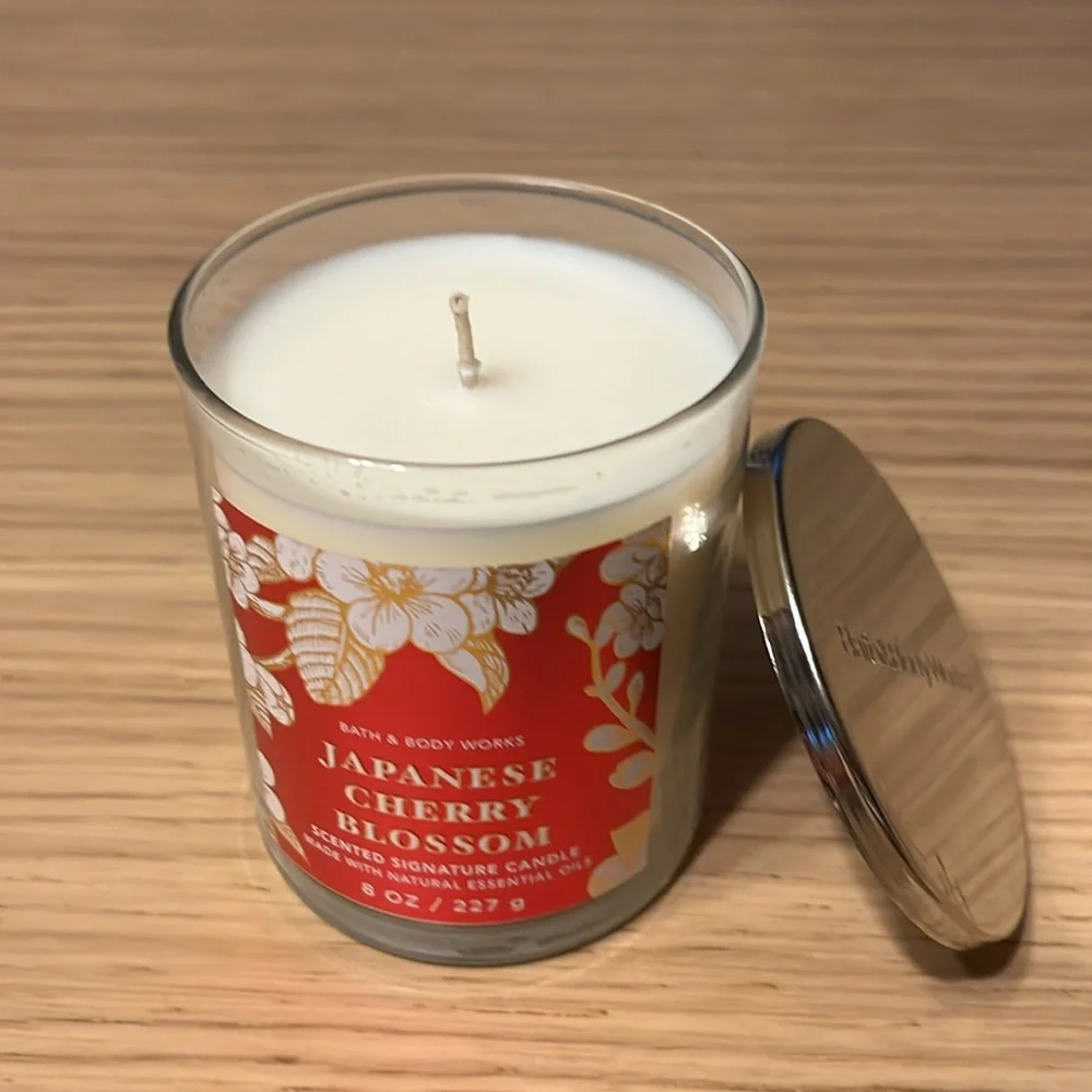Bath & Body Works Single Wick Candle. Japanese Cherry Blossom.